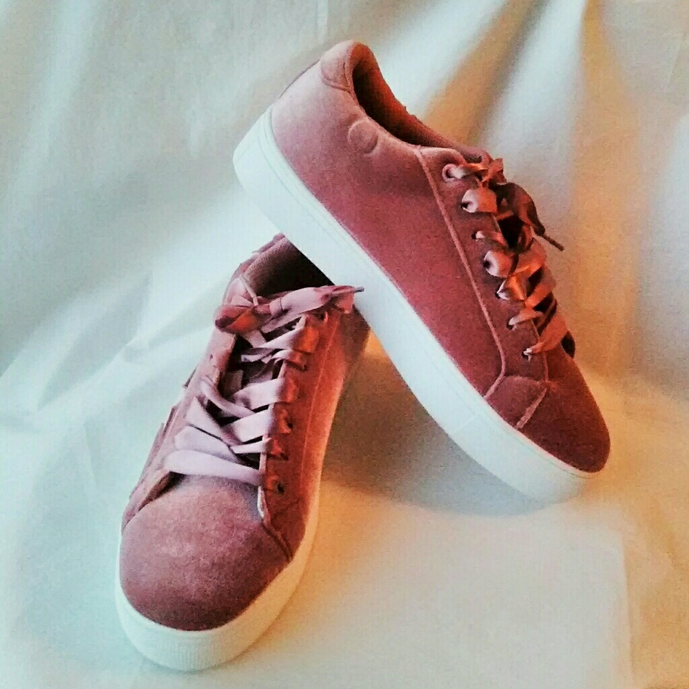 Helium Pink Velvet Laceup Sneakers - Picture 2 of 5